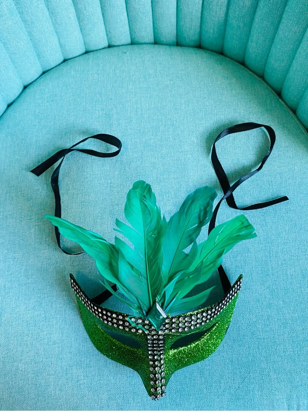 Green Feathered Masquerade Mask
